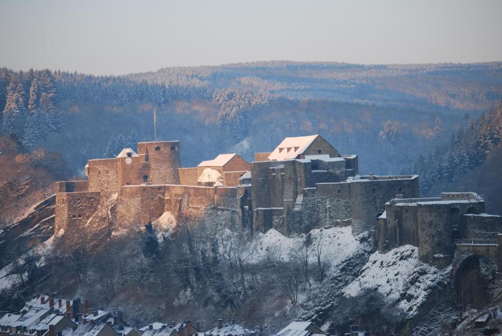 Hotel Panorama Bouillon Bagian luar foto